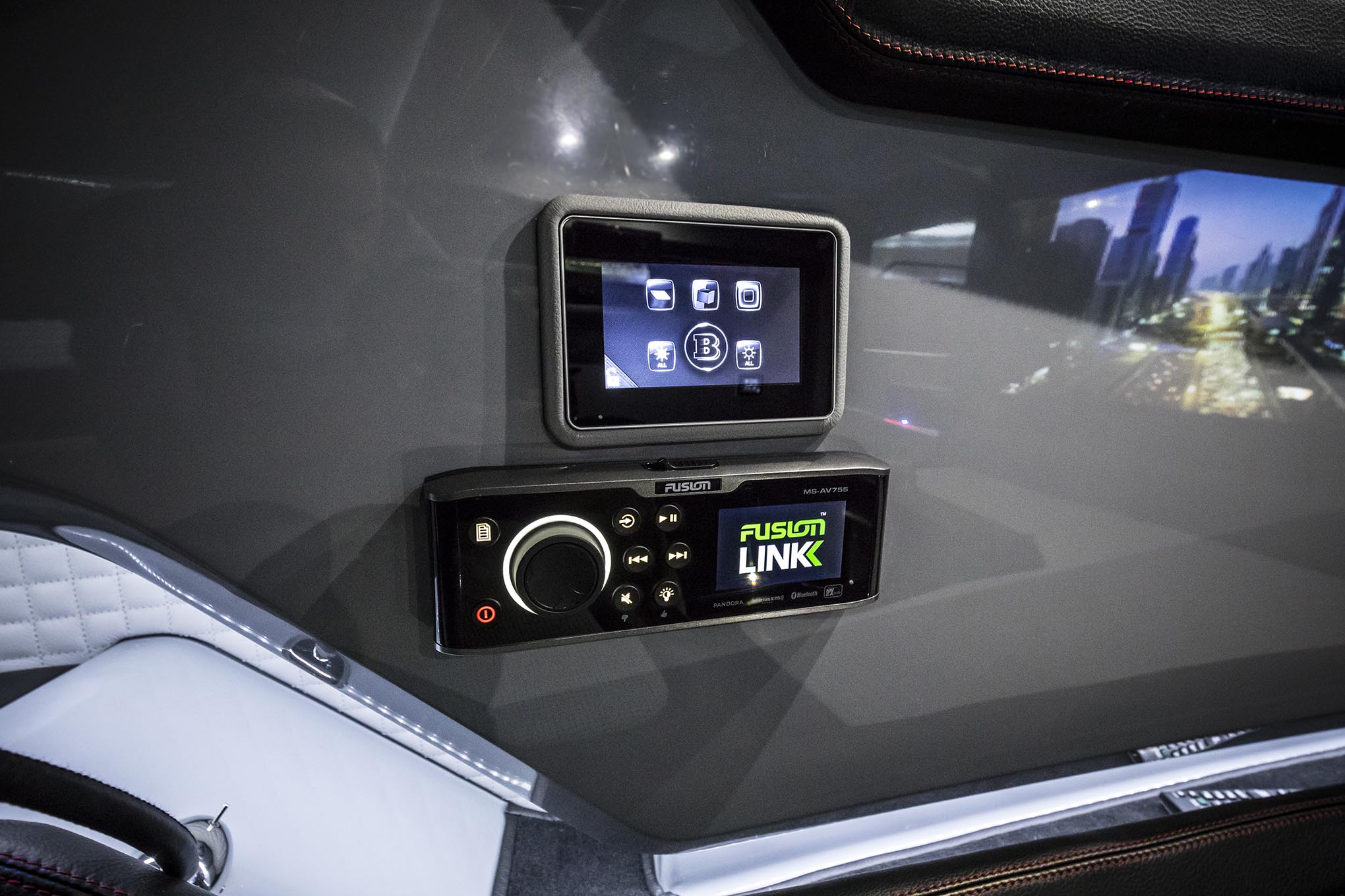 Thuyền đua Brabus Shadow 800